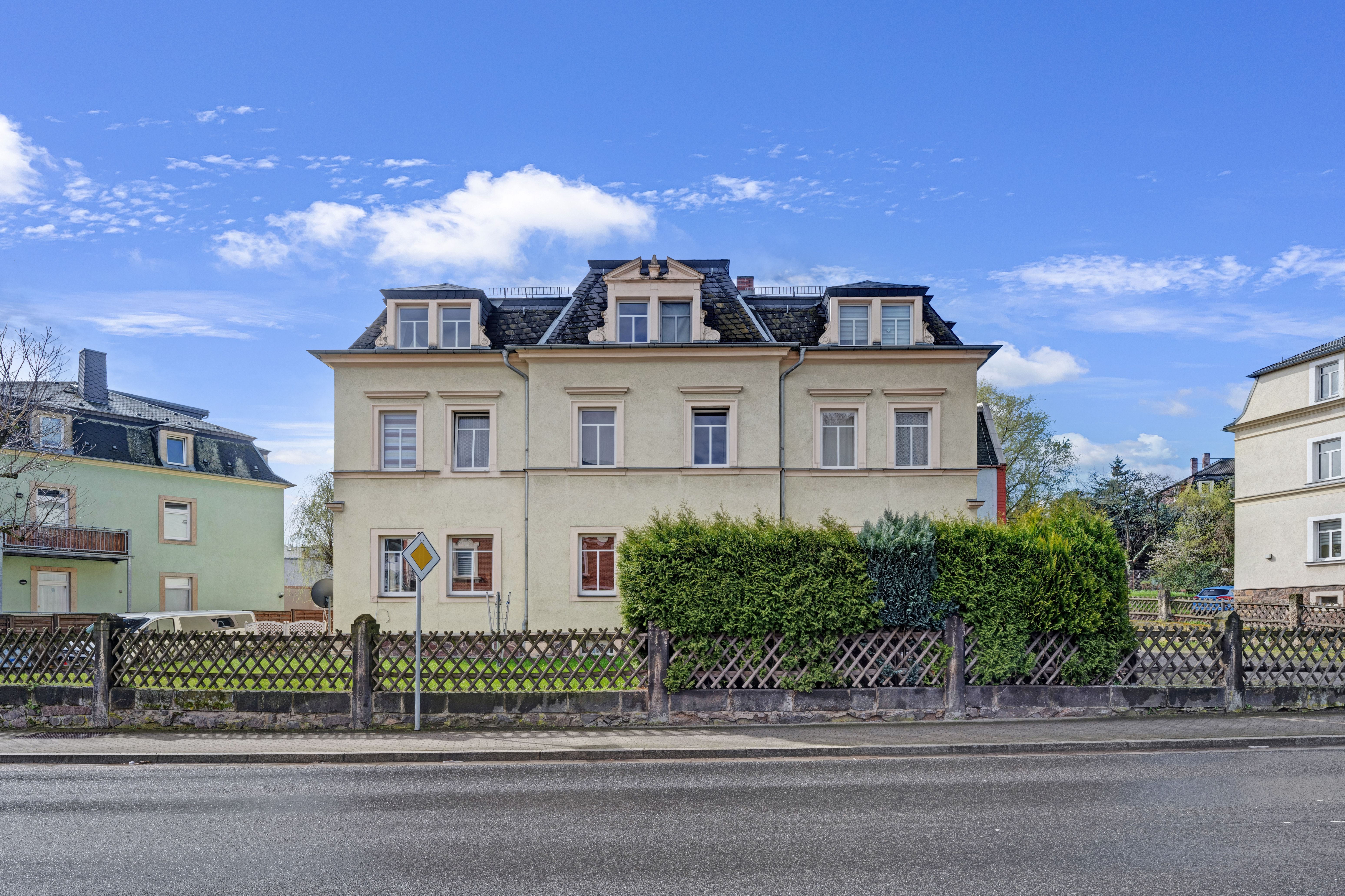 UNIQUE - Comfortable Feel-Good Home In Freital  -  UNIQUE - Comfortable feel-good home in Freital  - Gallery -  1