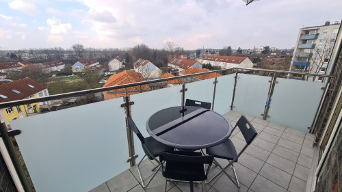 Cozy 2-Room Flat, Fully furnished, newly renovated, Perfect for Long term stay & Vacation & Fair