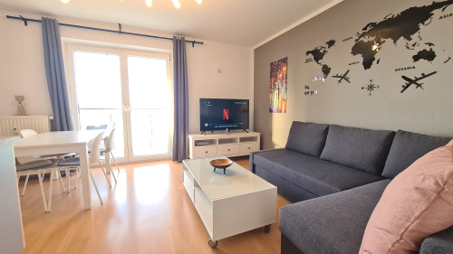 Cozy 2-Room Flat, Fully furnished, newly renovated, Perfect for Long term stay & Vacation & Fair