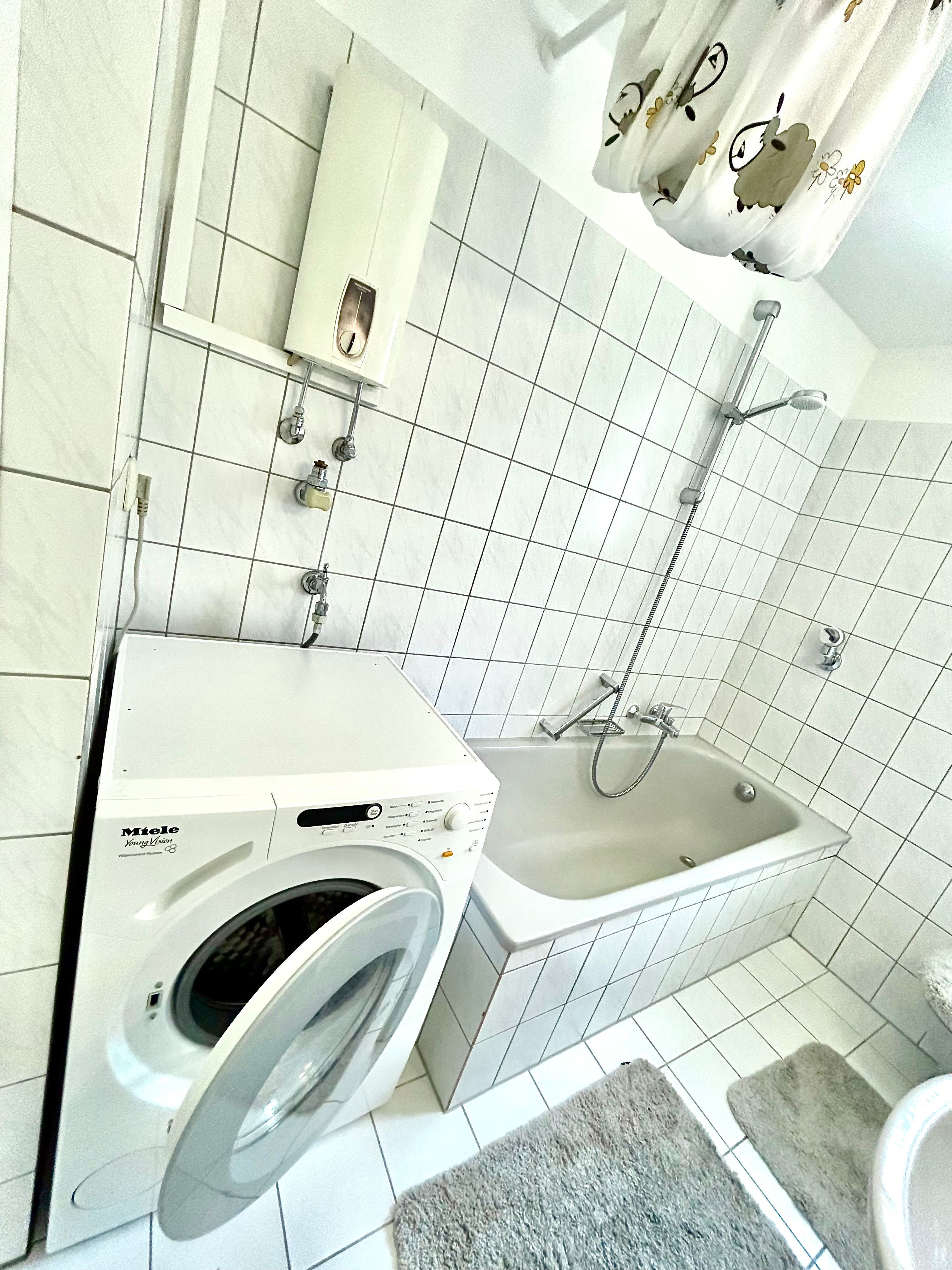 Renovated And Furnished 2 Room Apartment Including Terrace Near The Clinic - 16