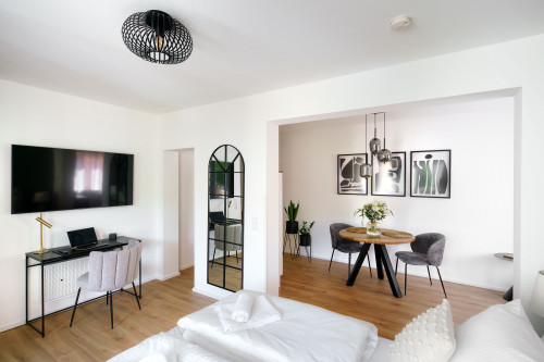 STAYTONA | Parking | Balkony | WI-FI | Netflix | WFH