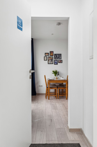 Modern City Apt | Walk to Central Station - Gallery - 6