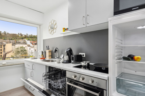 Modern City Apt | Walk to Central Station - Gallery - 27