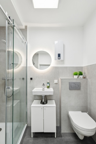 Modern City Apt | Walk to Central Station - Gallery - 23