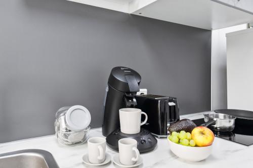 Modern City Apt | Walk to Central Station - Gallery - 26