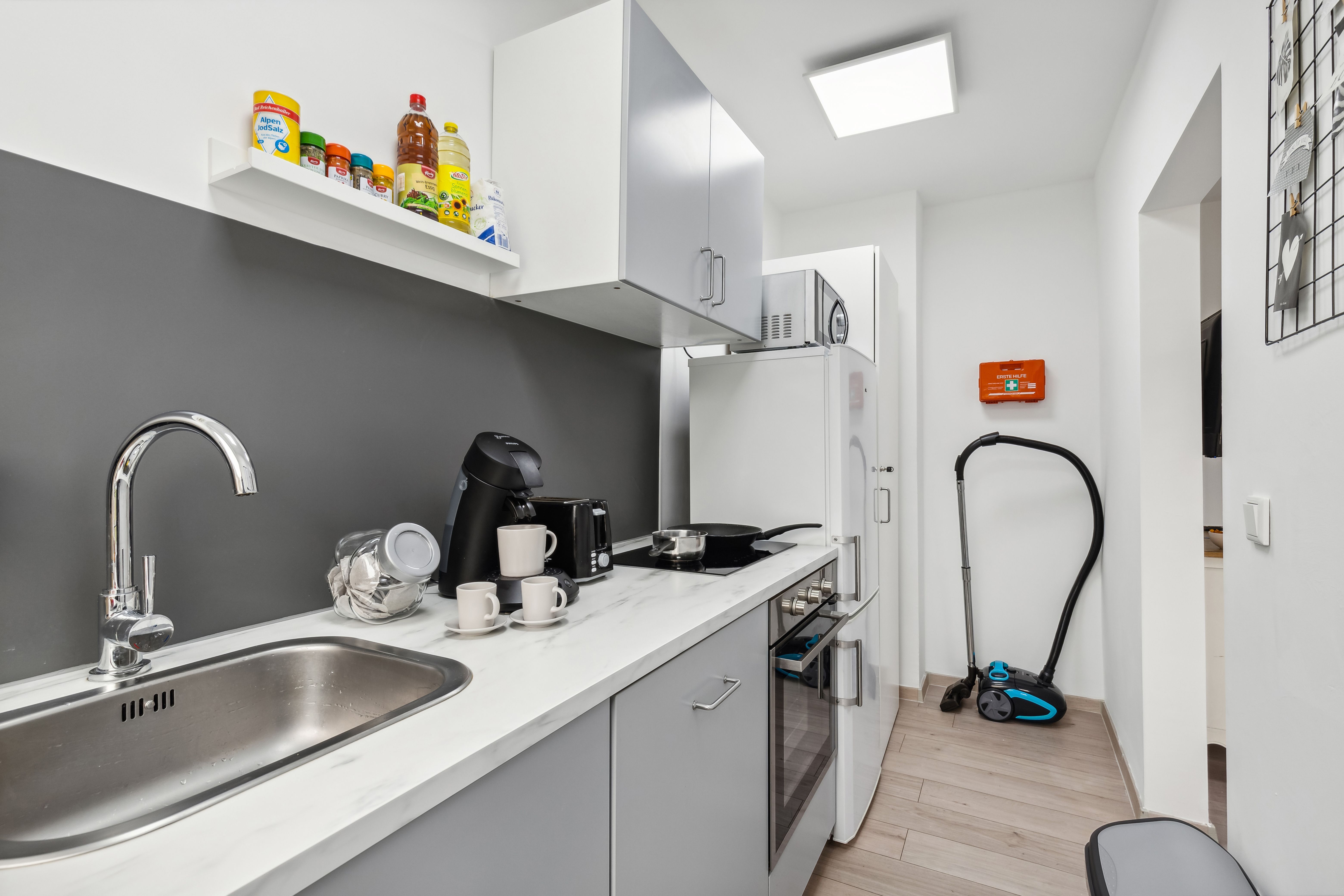 Modern City Apt | Walk To Central Station - 24