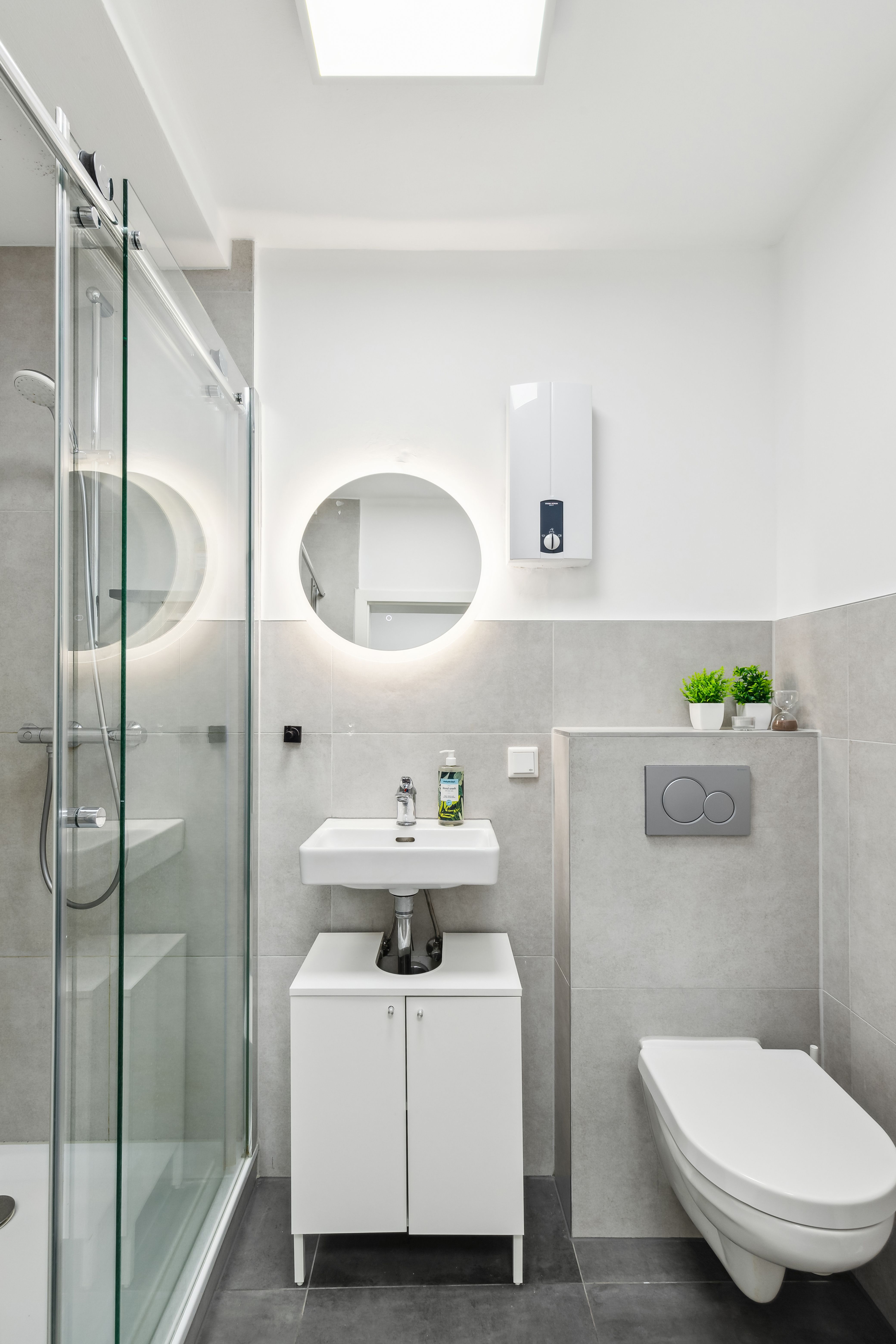 Modern City Apt | Walk To Central Station - 22