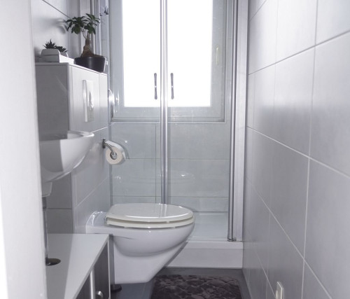 Modern, central apartment | max. 4 | Troisdorf, Cologne/Bonn | Netflix+parking space