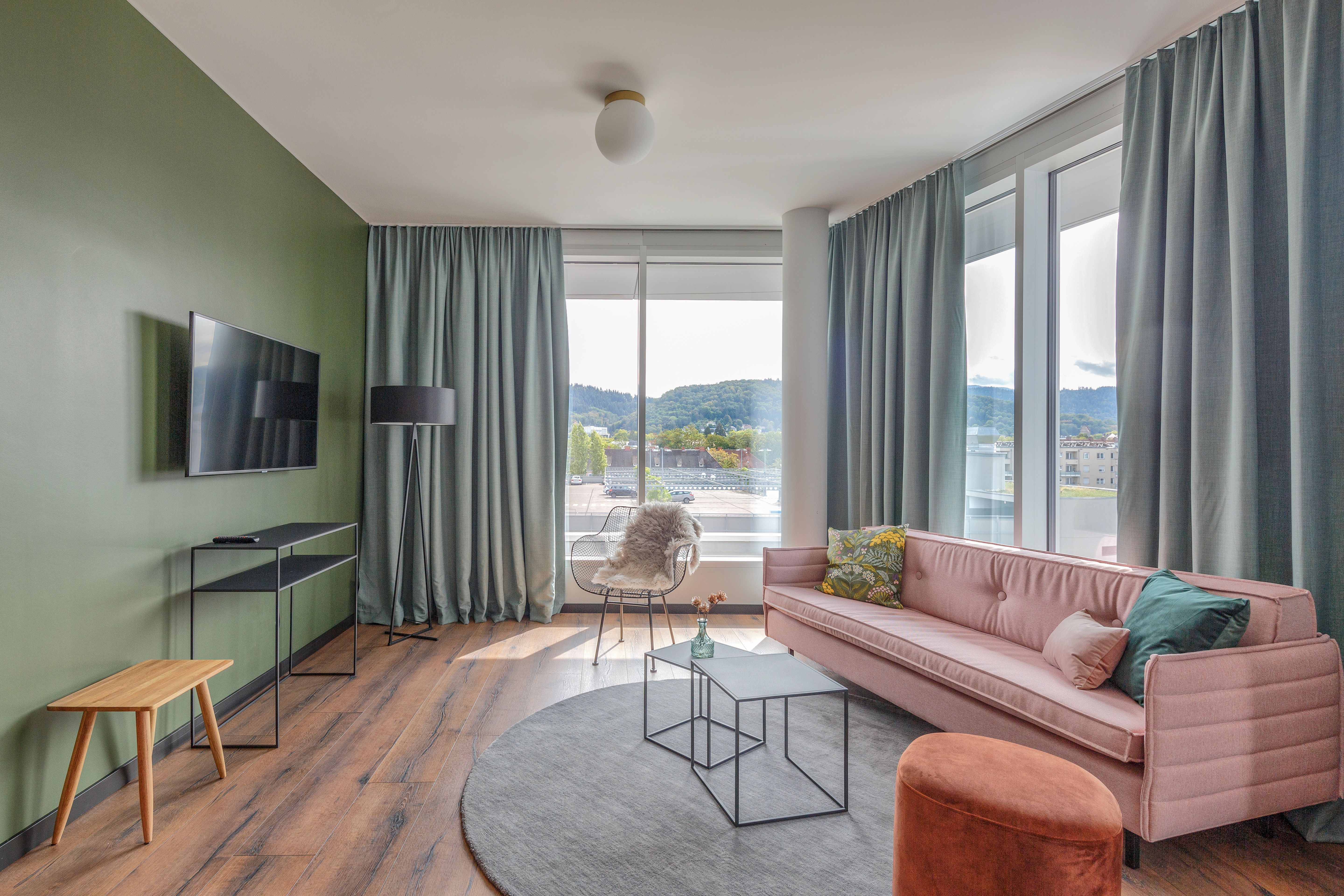 Luxurious, Spacious Suite In Central New Building - luxurious, spacious suite in central new building - Gallery - 15