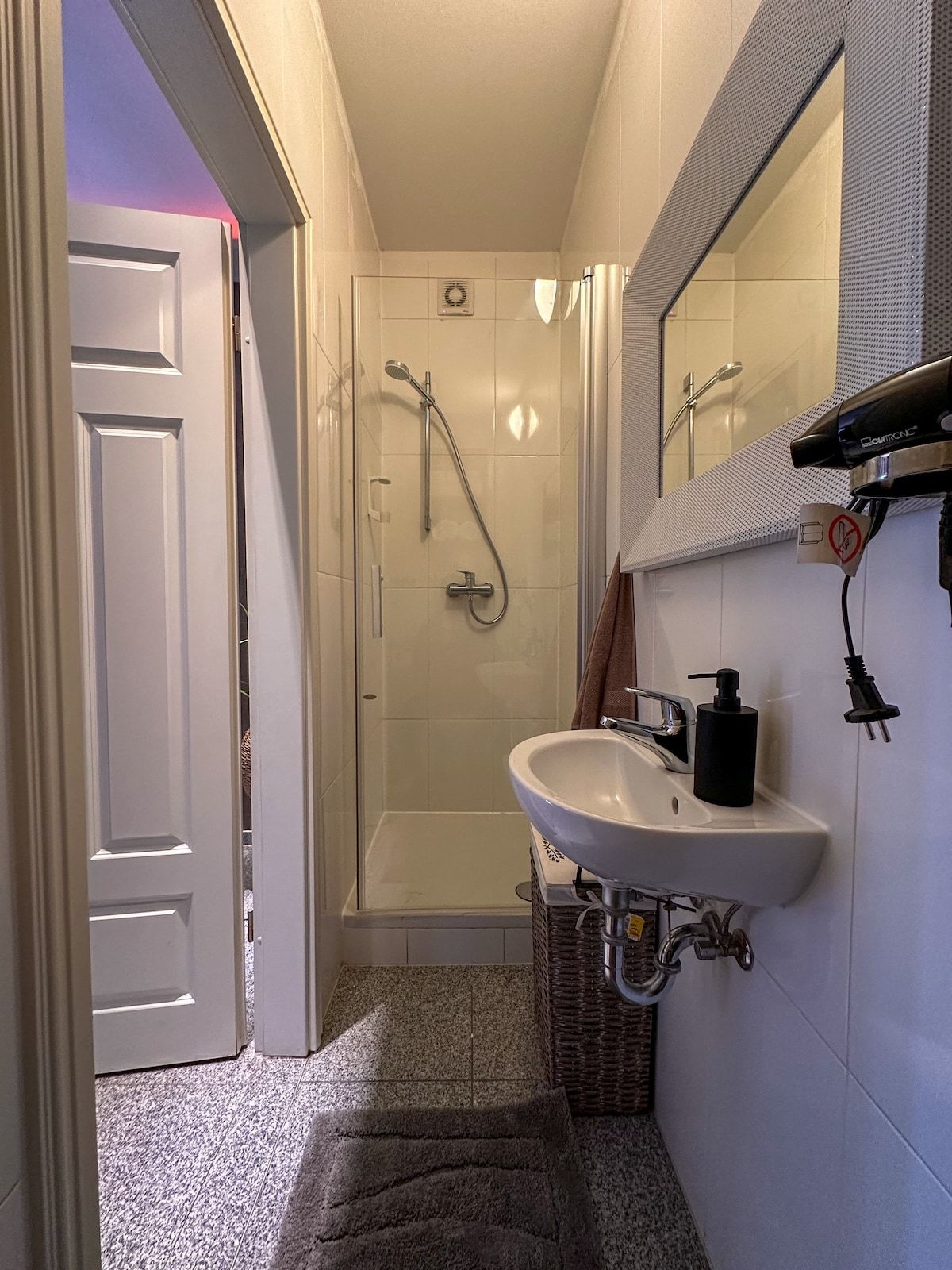 1.5 Room Apartment In The Heart Of Bremen Neustadt - 6