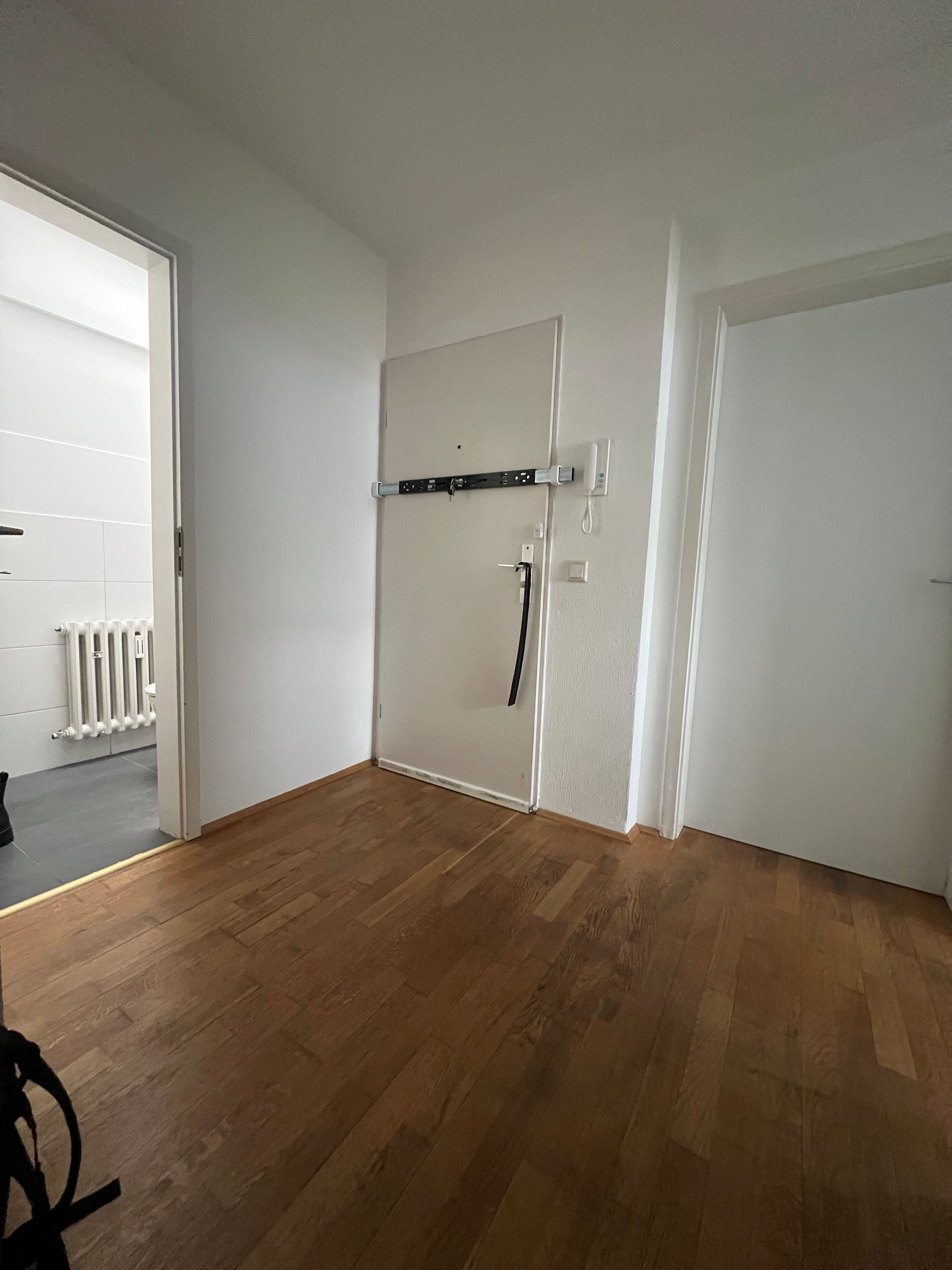  Bright & Cozy Private Penthouse In The Heart Of Wuppertal  -  Bright & cozy private penthouse in the heart of Wuppertal  - Gallery -  7