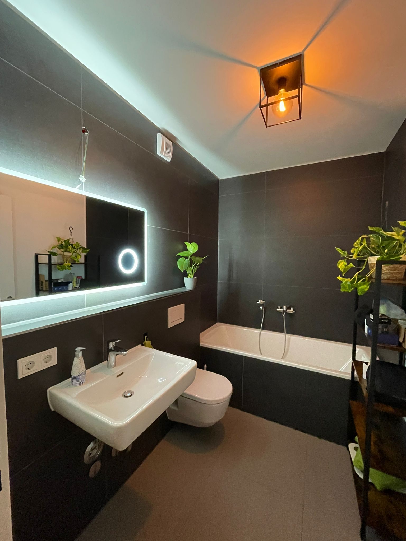 Beautiful Room In The HafenCity With River View – New Building, Furnished, All-Inclusive! - 1