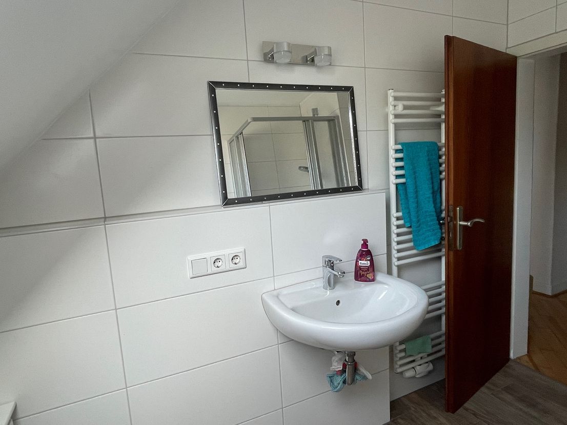 Stylish, Renovated & Fully Furnished 2 Bedroom Apartment In Troisdorf - 6
