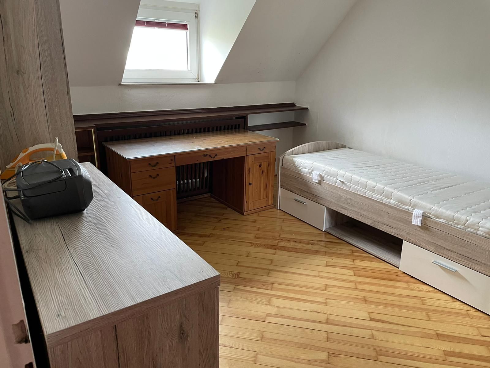 Stylish, Renovated & Fully Furnished 2 Bedroom Apartment In Troisdorf - 4