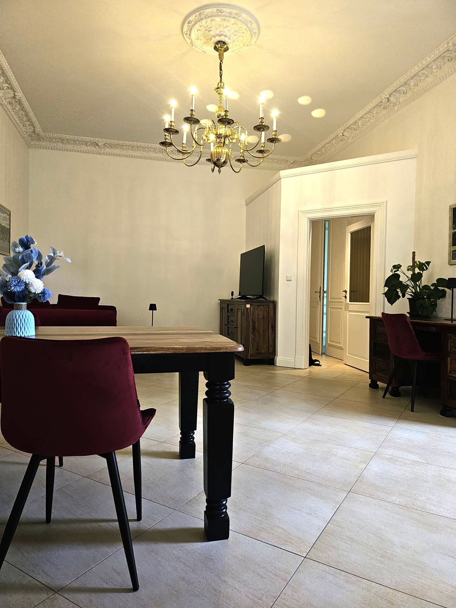 Quiet Apartment In A Central Location - 12