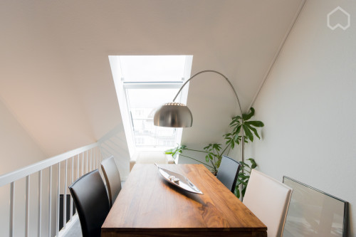 Spacious and cozy suite in nice area with balcony