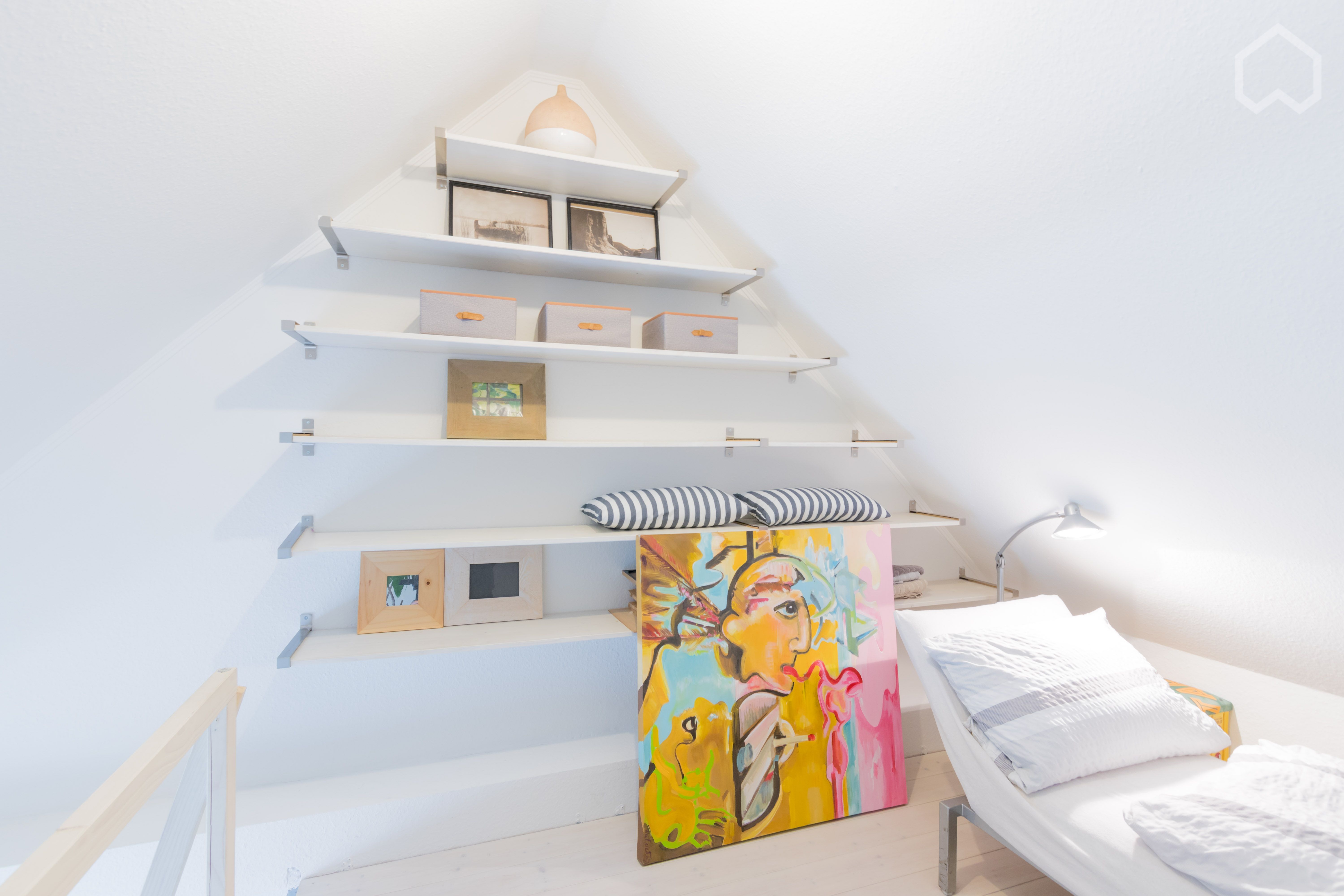 Spacious And Cozy Suite In Nice Area With Balcony - 8