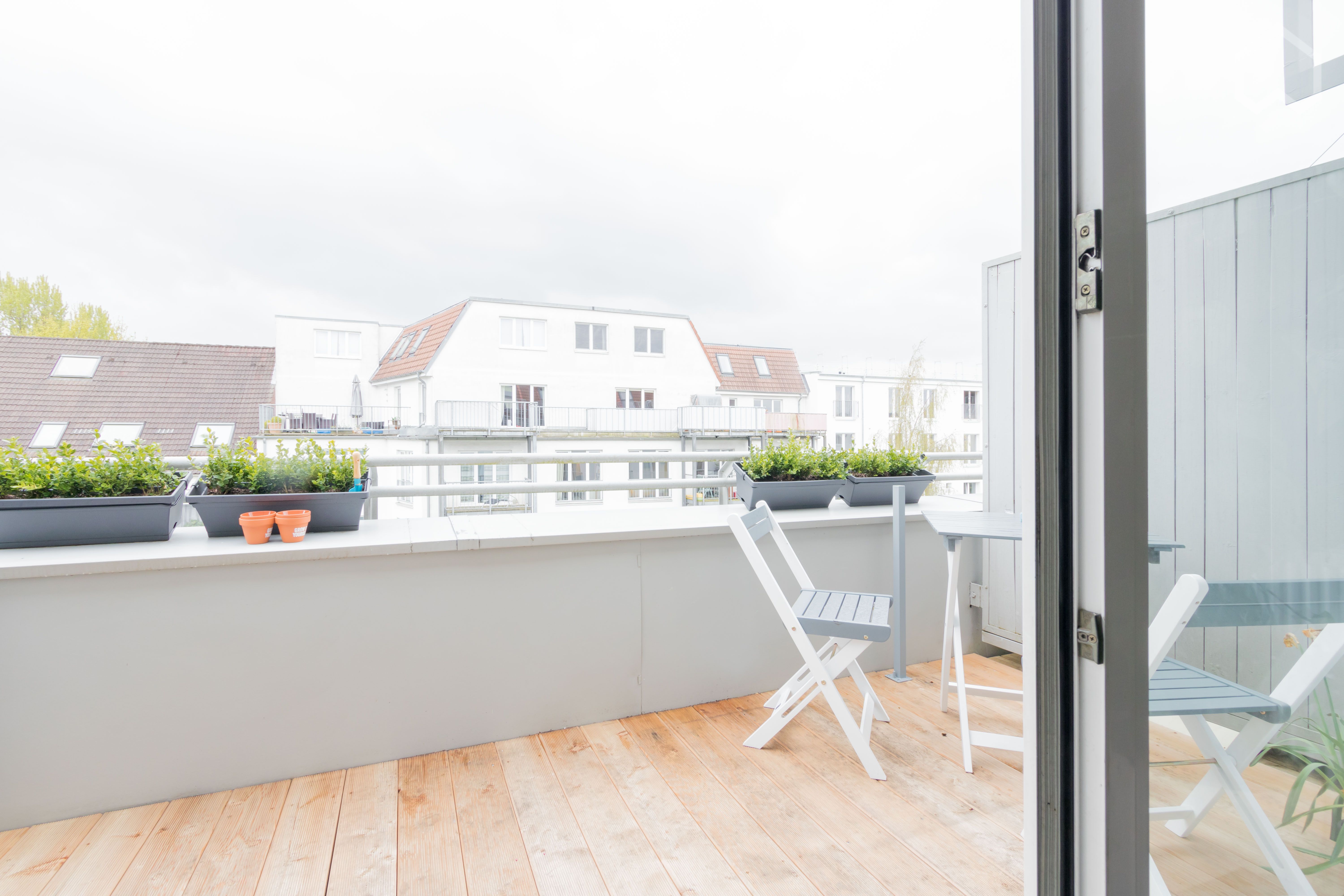 Spacious And Cozy Suite In Nice Area With Balcony - 7