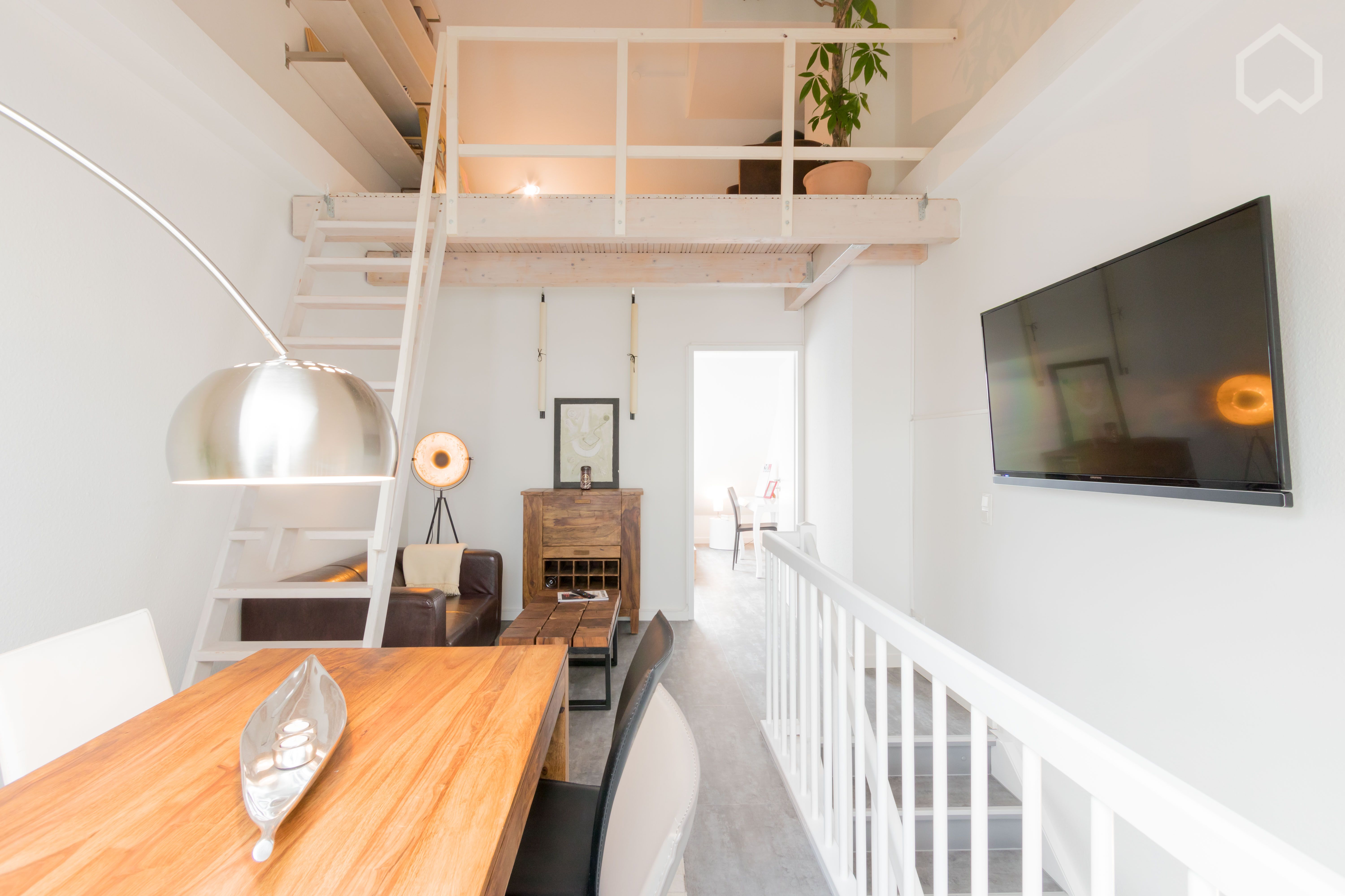 Spacious And Cozy Suite In Nice Area With Balcony - 9