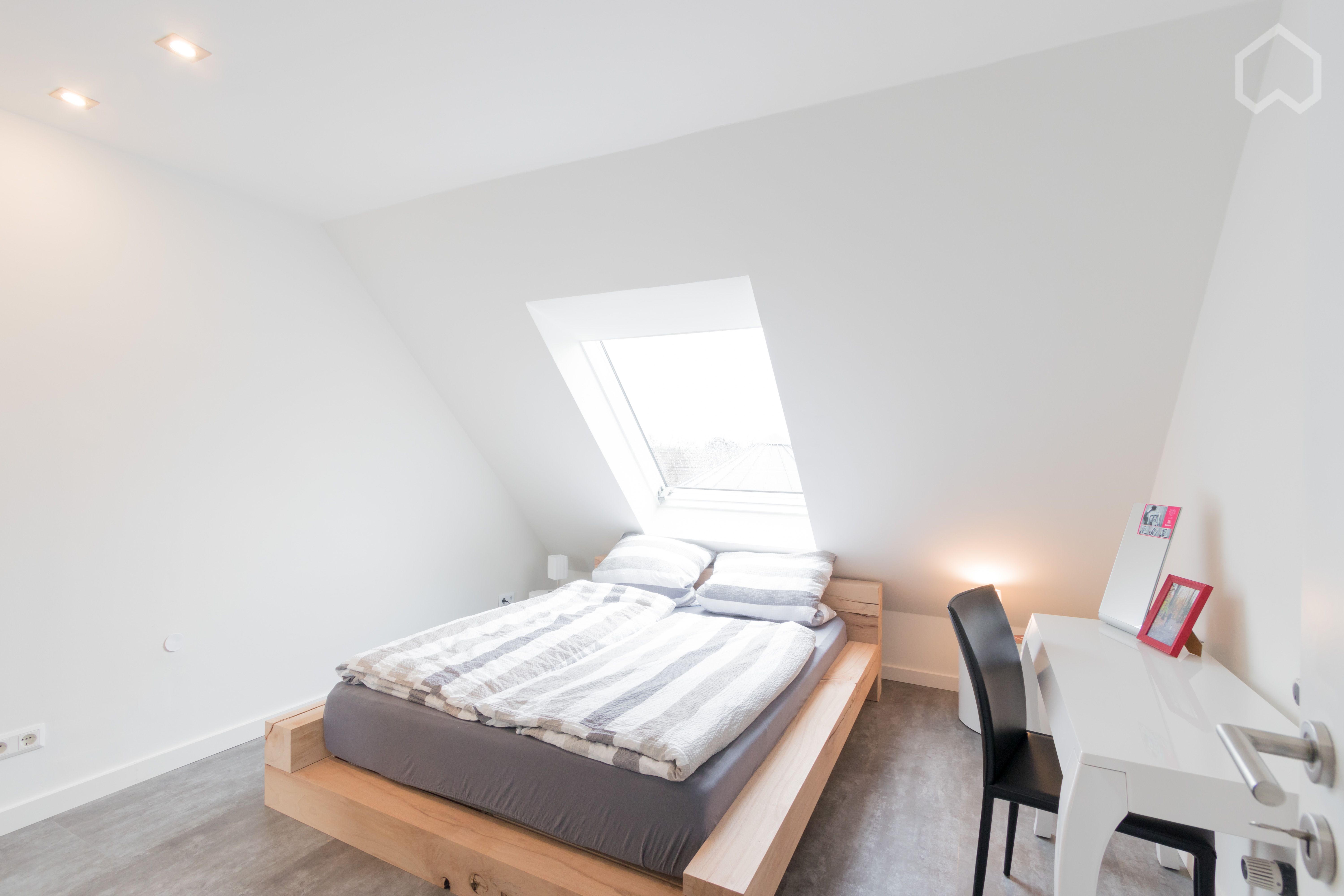 Spacious And Cozy Suite In Nice Area With Balcony - 20