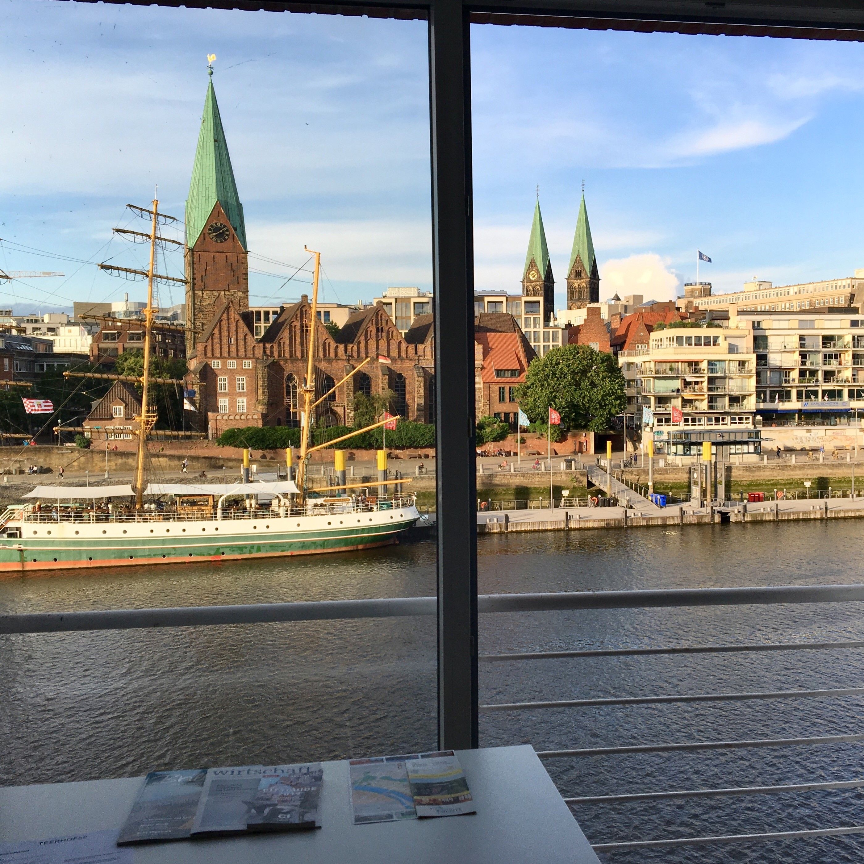 Beautiful Apartment On The Banks Of The Weser With Panoramic View Of The Historic Old Town, Directly - 3