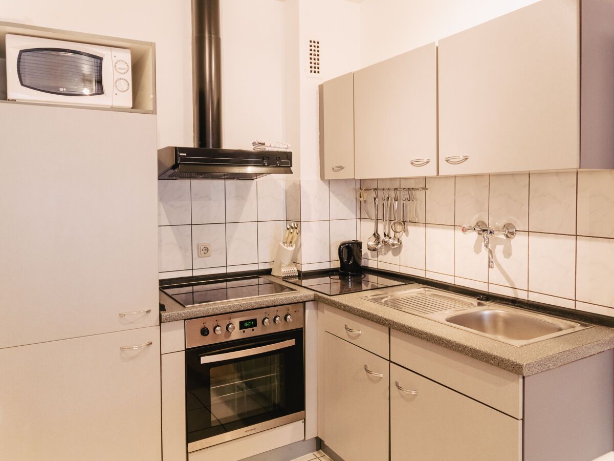  Bright & Homelike Temporary Apartment In Popular Area  -  Bright & homelike temporary apartment in popular area  - Gallery -  17