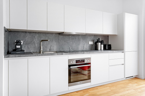 Iconic 2BR Apartment HANSEN I Balcony I next to Mercedes I Stuttgart I Kitchen I Home Office - Gallery - 10