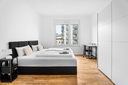 Luxus 2BR Apartment FRITZ I Balcony I next to Mercedes I Stuttgart I Kitchen I Home Office - Gallery - 6