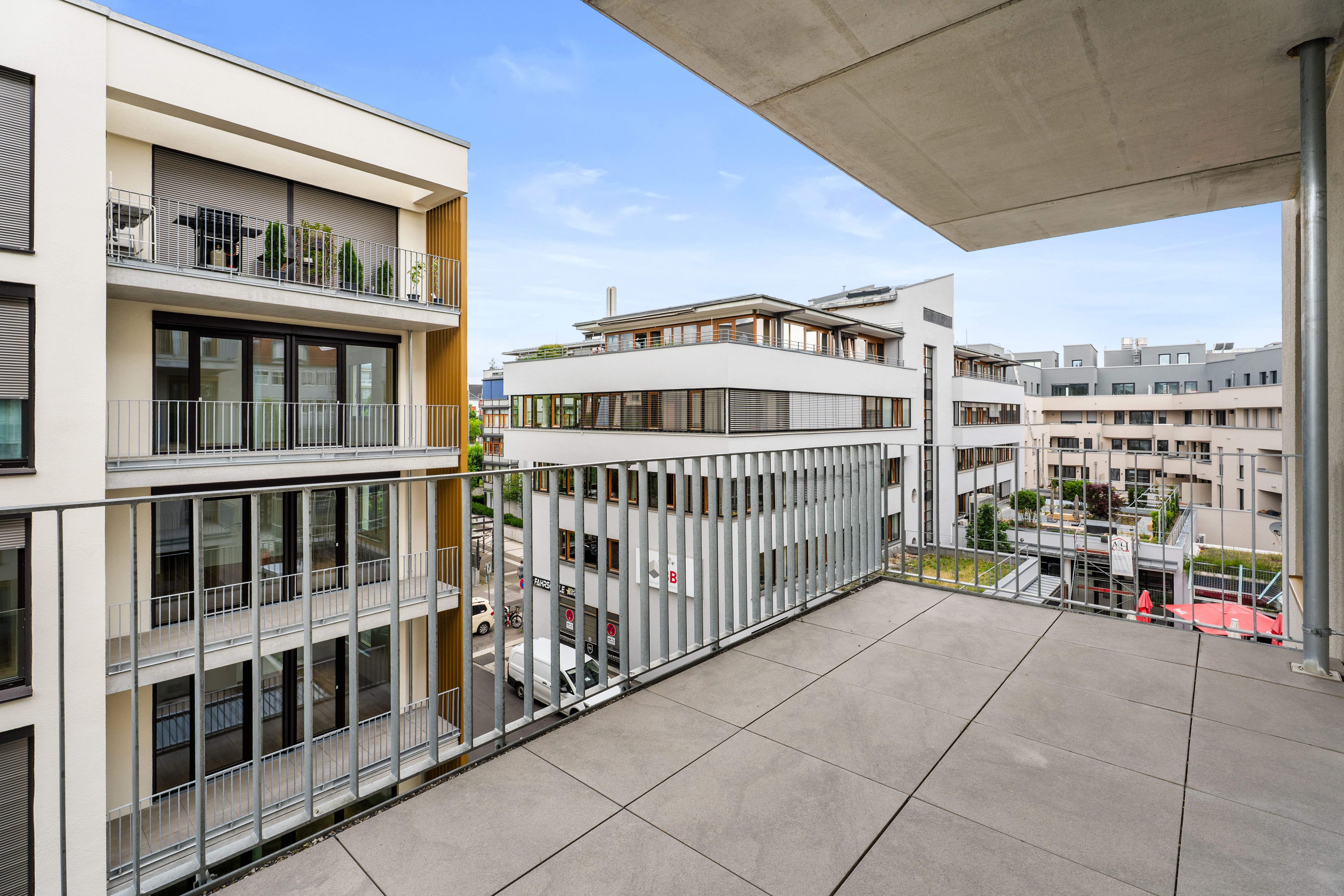 Luxus 2BR Apartment FRITZ I Balcony I Next To Mercedes I Stuttgart I Kitchen I Home Office - 2