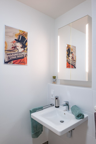 195770351320250914050427AM