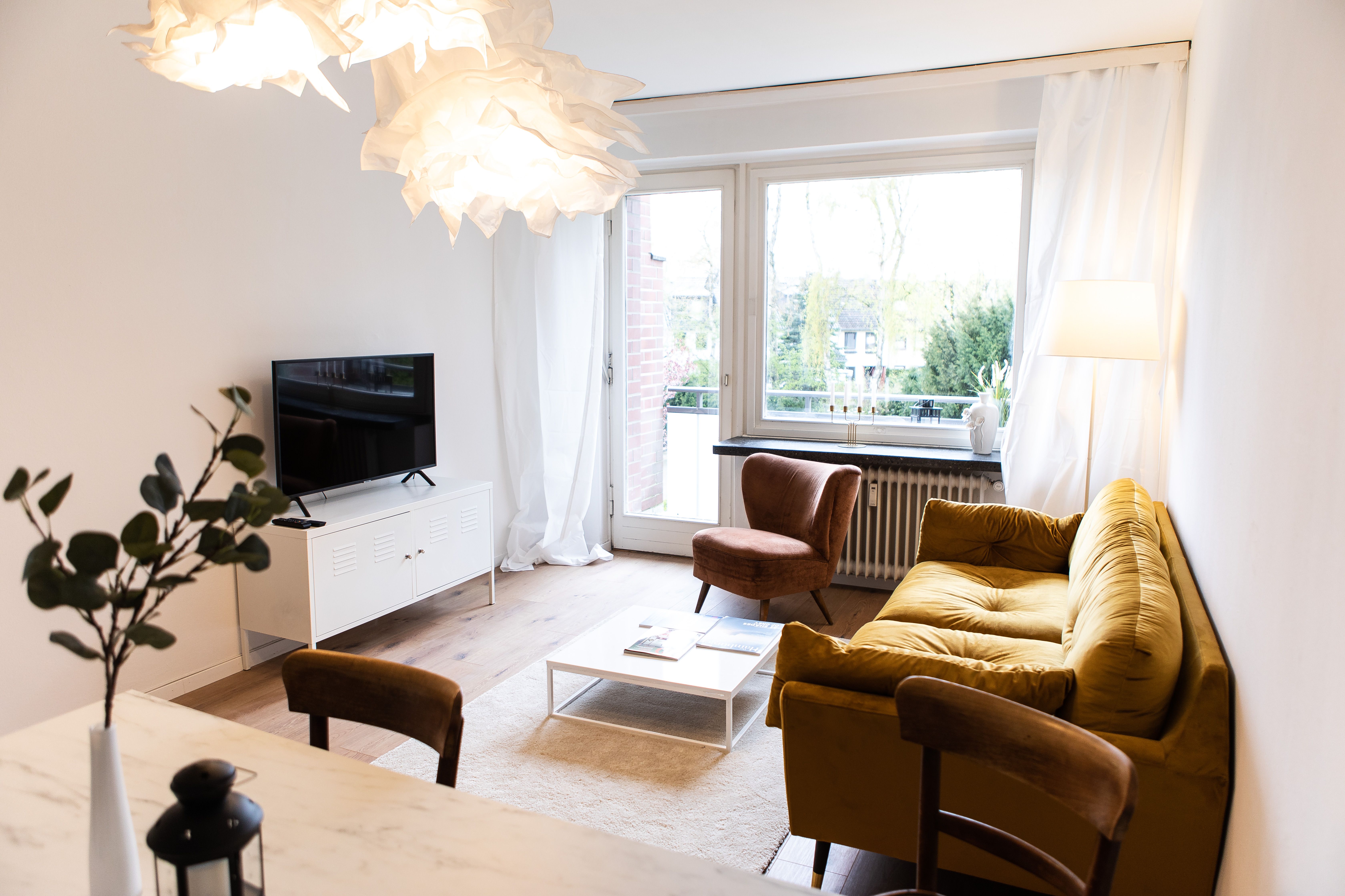 Modern Airy Flat With Balcony - 15