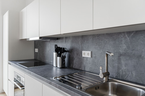 Design 3-Room Apartment ART DECÓ I Terrace I Family-friendly I next to Mercedes & US Army I Kitchen I Home Office