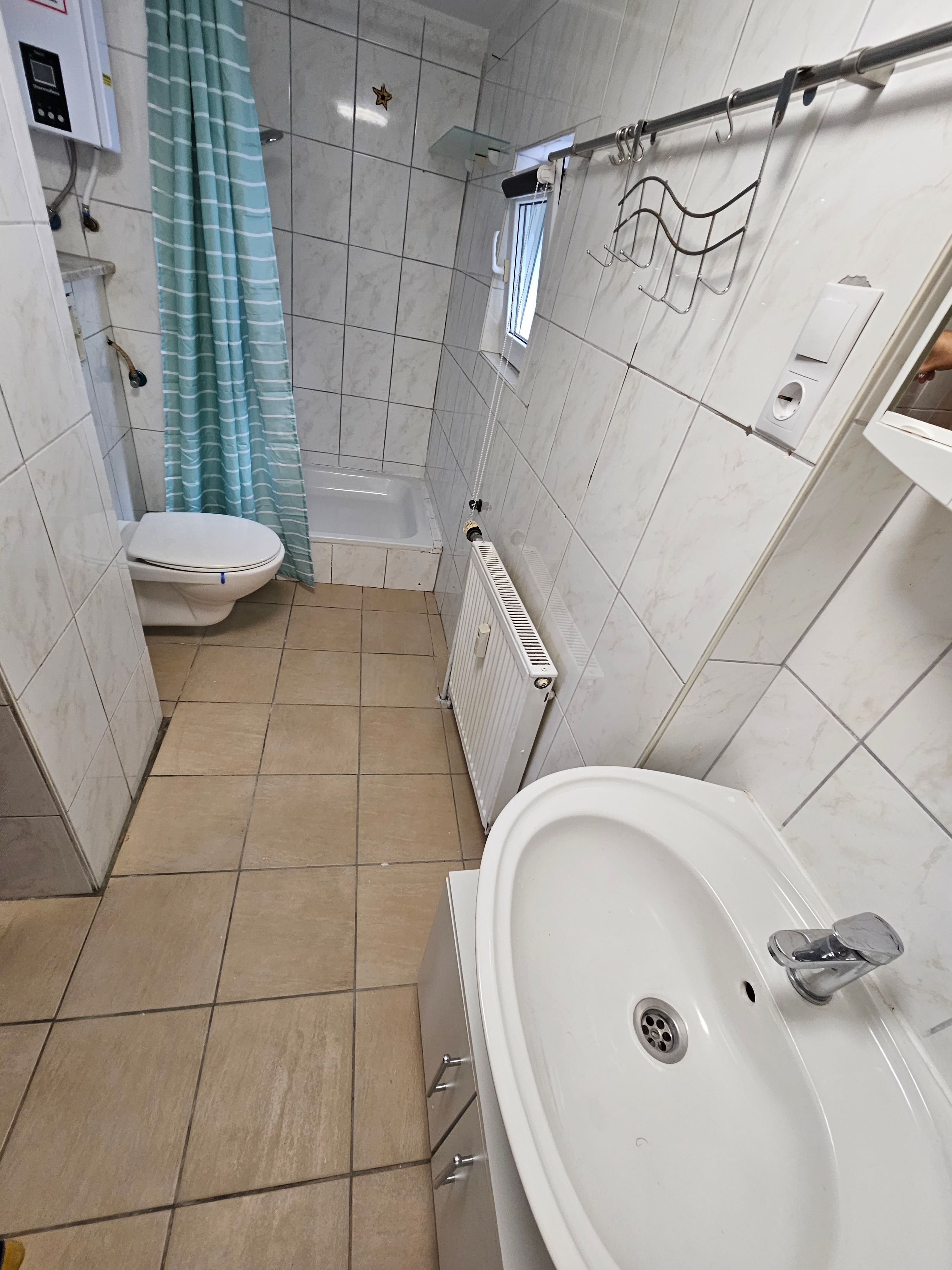 Beautiful Freshly Renovated Central Apartment In The Middle Of Frechen City - 10