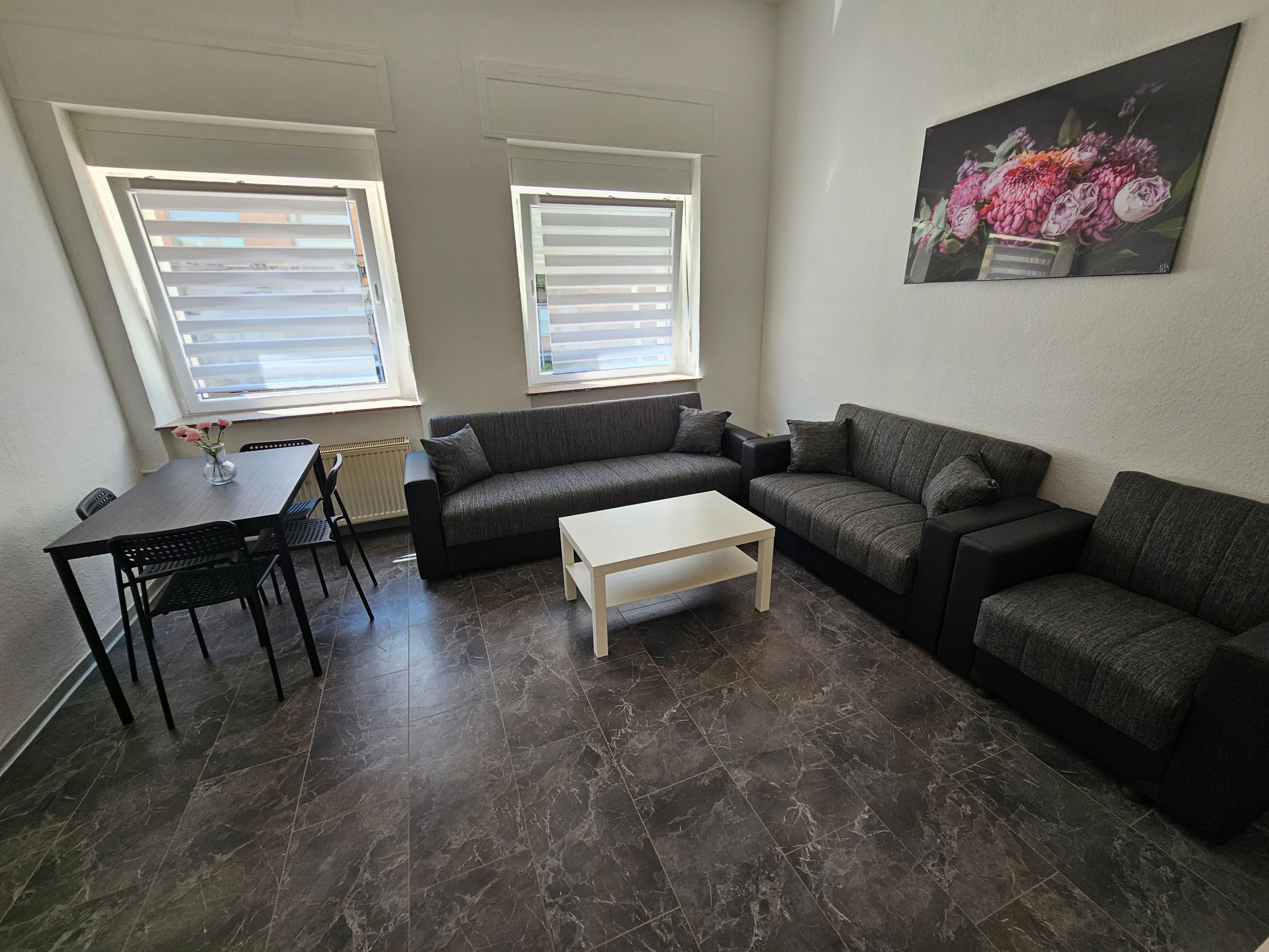 Beautiful Freshly Renovated Central Apartment In The Middle Of Frechen City - 25