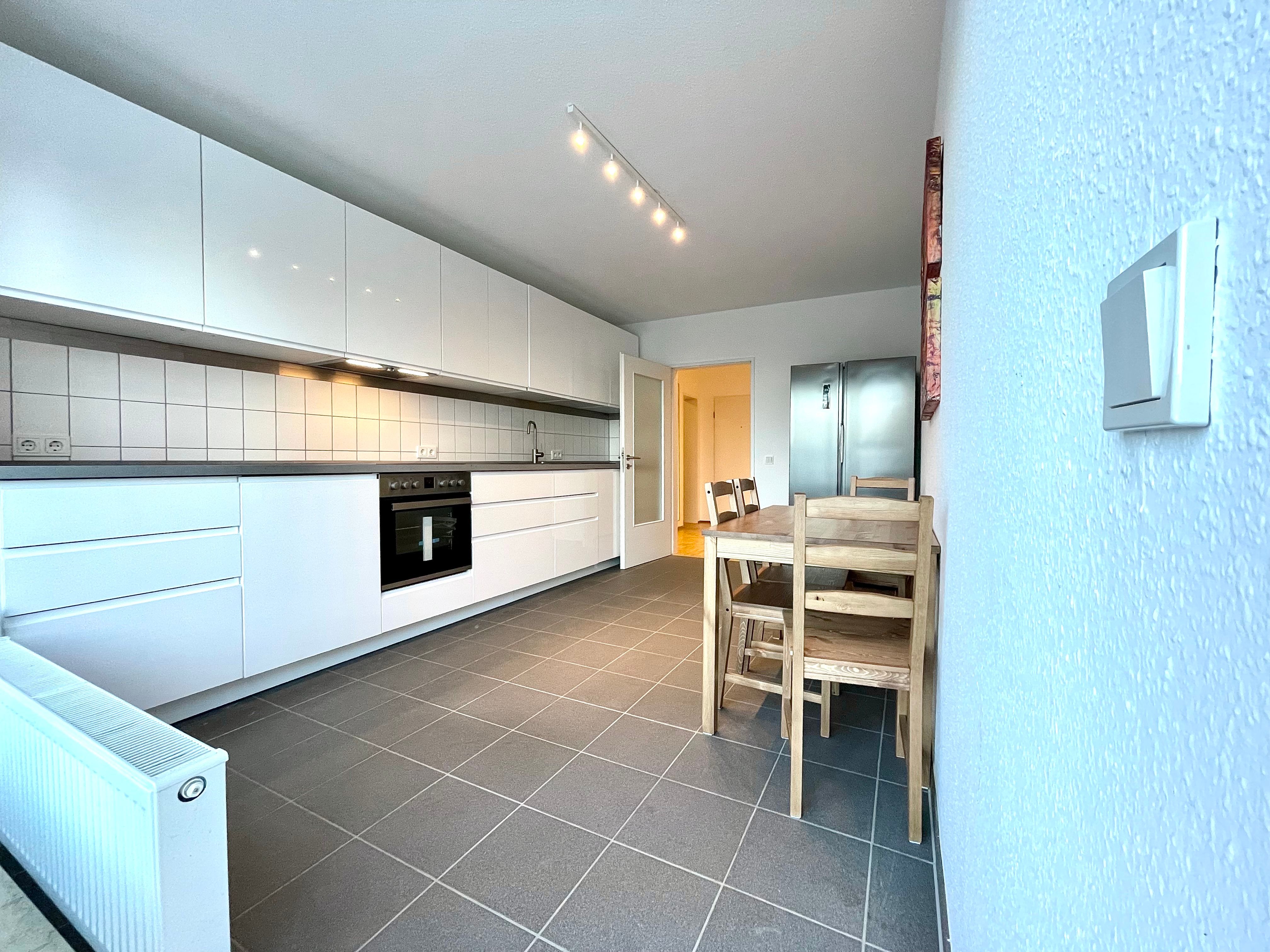  Exclusively Furnished Apartment With A Spacious Rooftop Terrace In A Central Location  -  Exclusively furnished apartment with a spacious rooftop terrace in a central location  - Gallery -  7