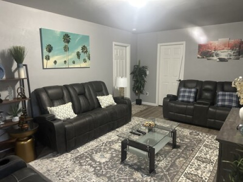 Newly executive basement apartment - Gallery - 13
