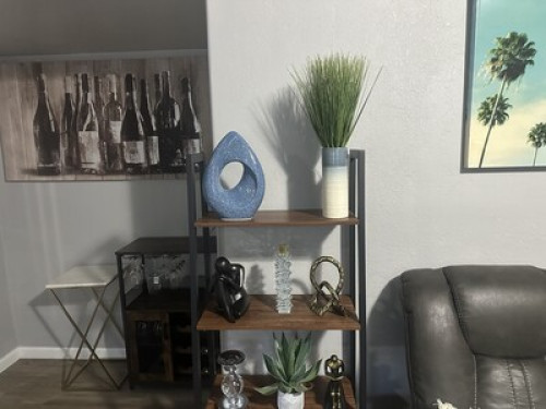 Newly executive basement apartment - Gallery - 21