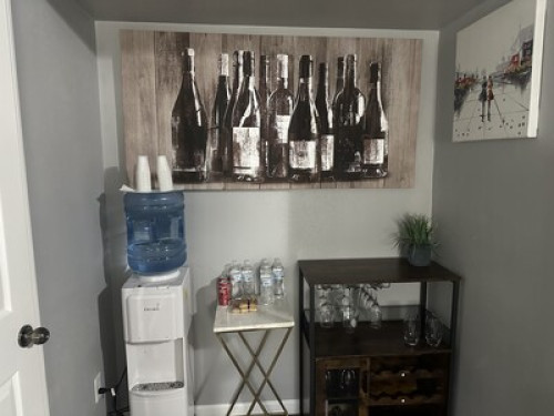 Newly executive basement apartment - Gallery - 19