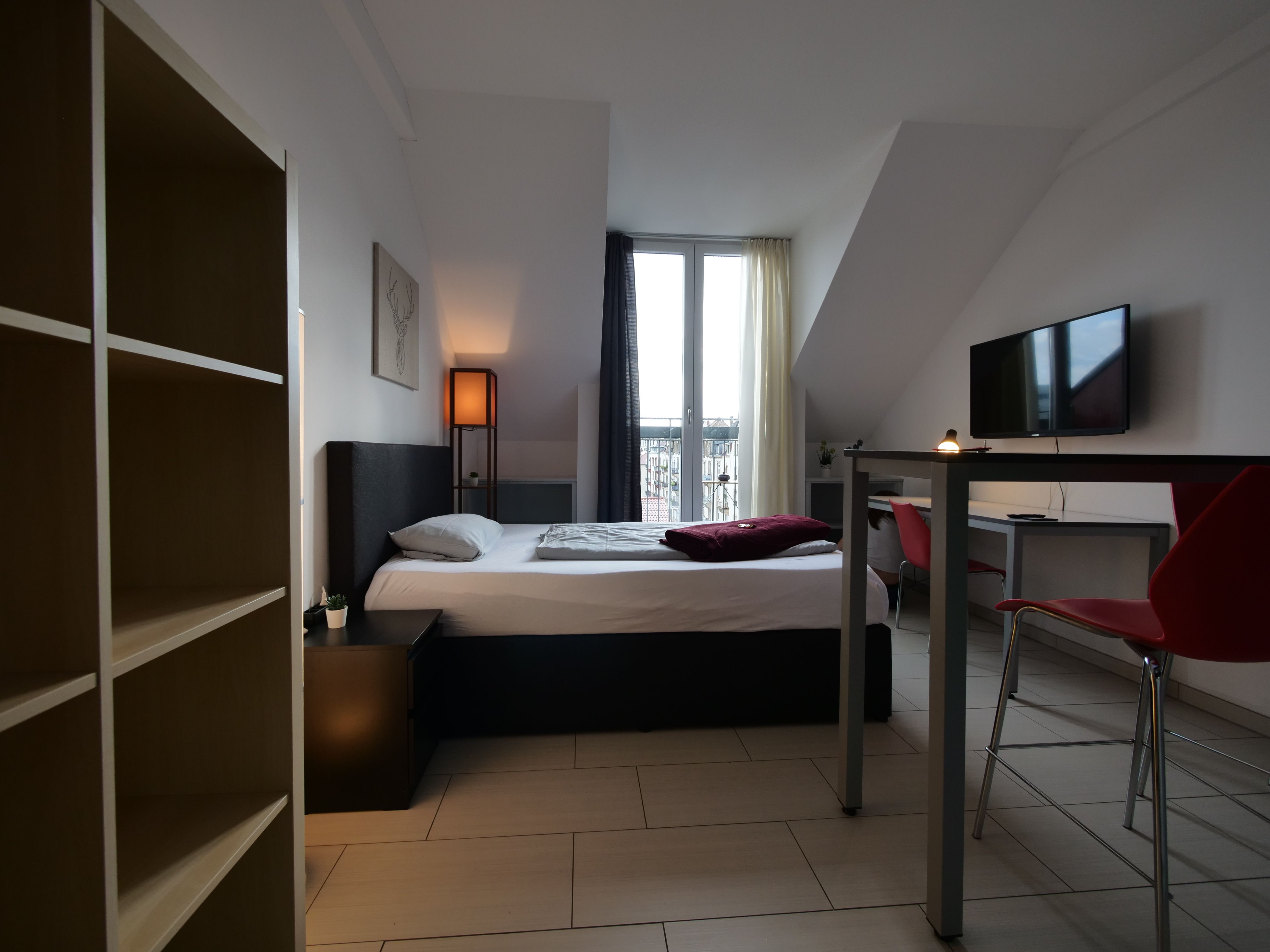  Rooftop Apartment By Rabe Balcony Fitness Coworking Parking Washing Machine  -  Rooftop Apartment by Rabe Balcony Fitness Coworking Parking Washing machine  - Gallery -  21