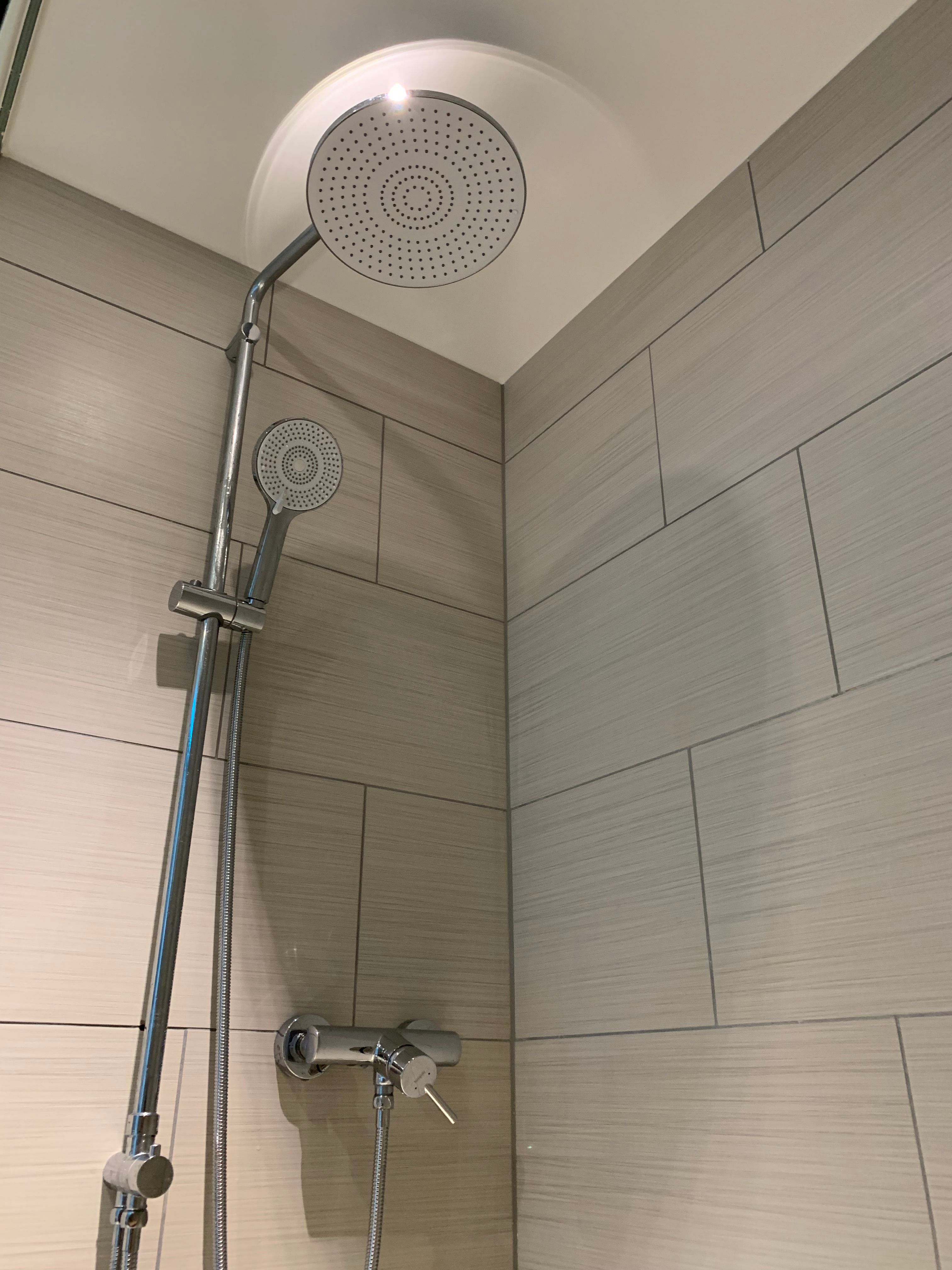  Rooftop Apartment By Rabe Balcony Fitness Coworking Parking Washing Machine  -  Rooftop Apartment by Rabe Balcony Fitness Coworking Parking Washing machine  - Gallery -  19