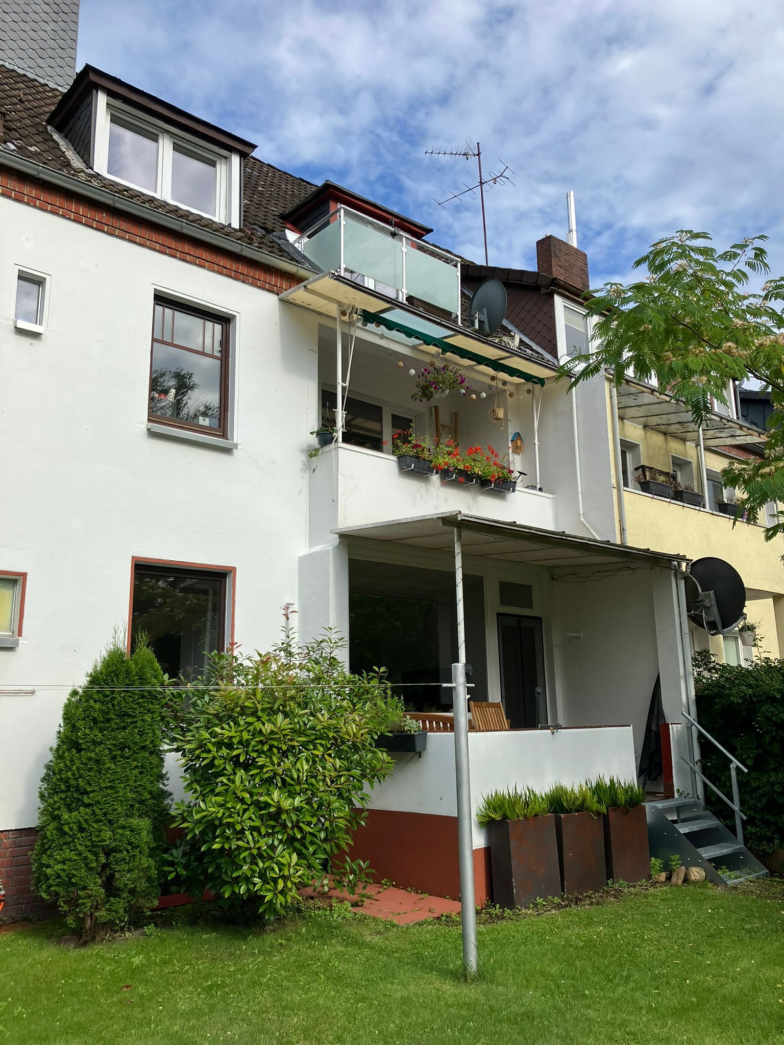Charming Spacious "Home Away From Home" With Garden! - 6