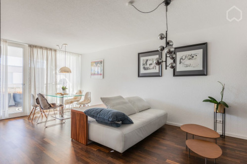 Luxury and modern 3-room Apartment next to Mercedes I Stuttgart I Kitchen I Home Office