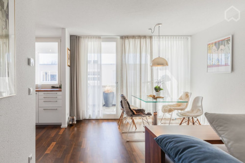 Luxury and modern 3-room Apartment next to Mercedes I Stuttgart I Kitchen I Home Office