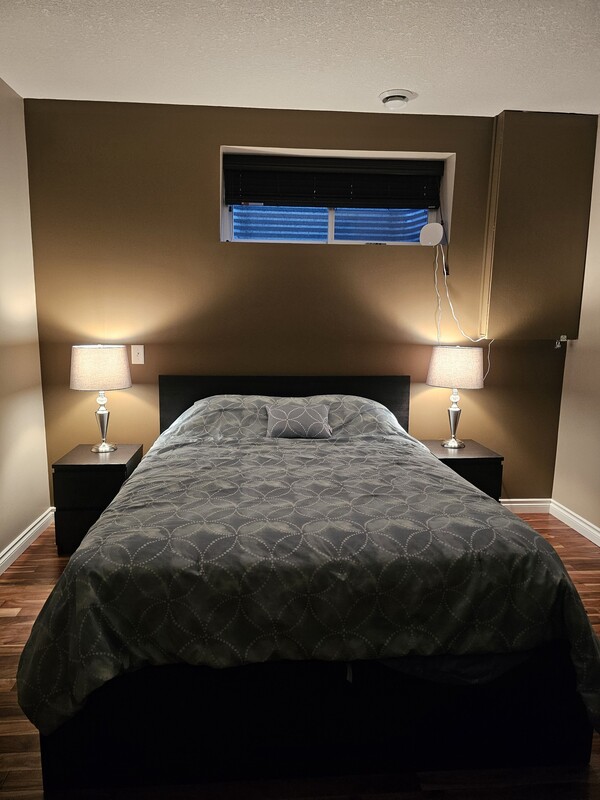  Basement Bedroom(Single Bed)  -  Spacious Private Room with Ensuite  - Gallery -  1