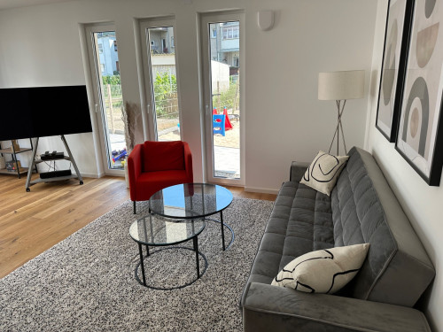 Very nice temporary home with private garden