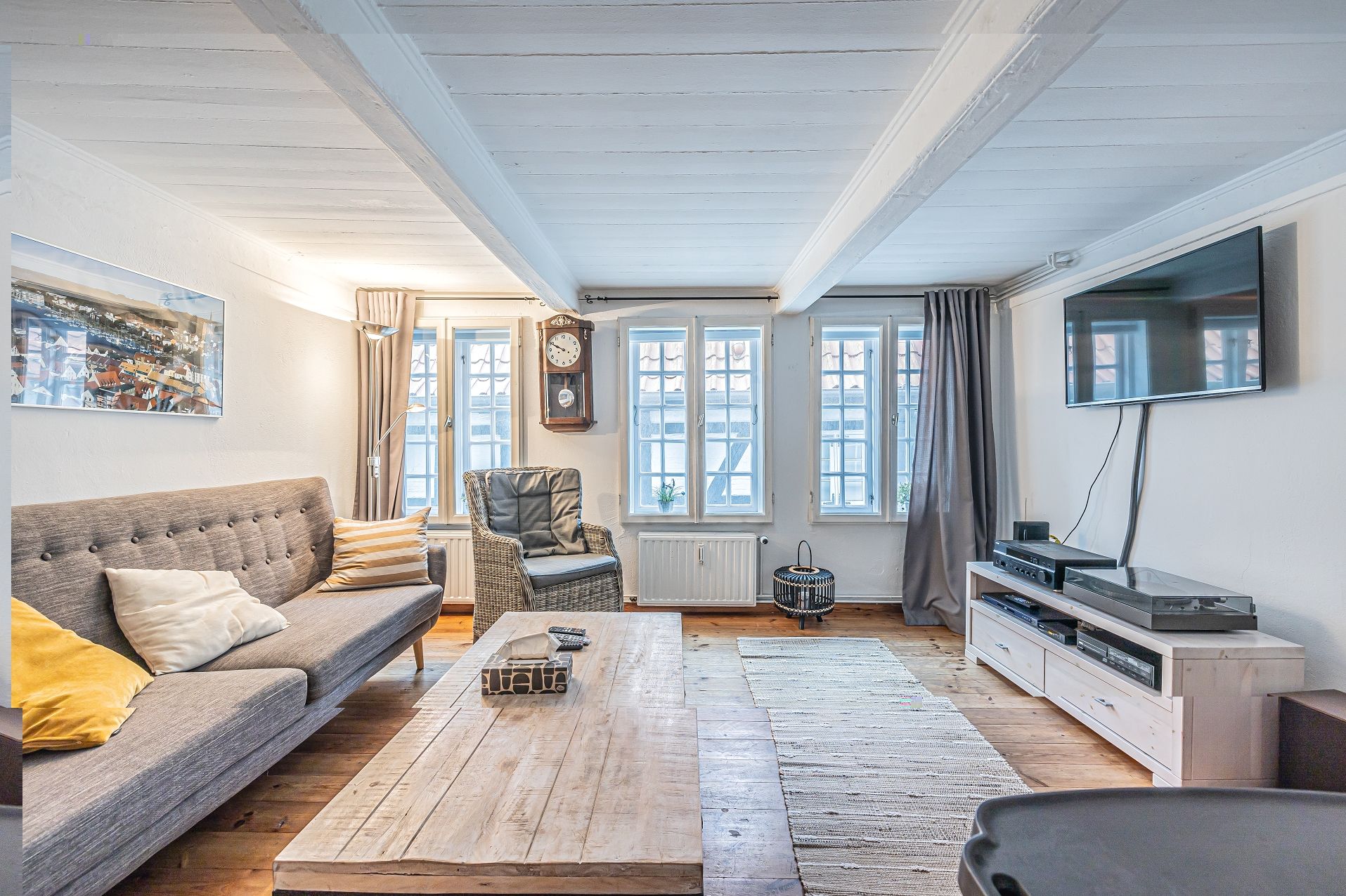 Rustic House On 3 Levels With Roof Terrace - 8