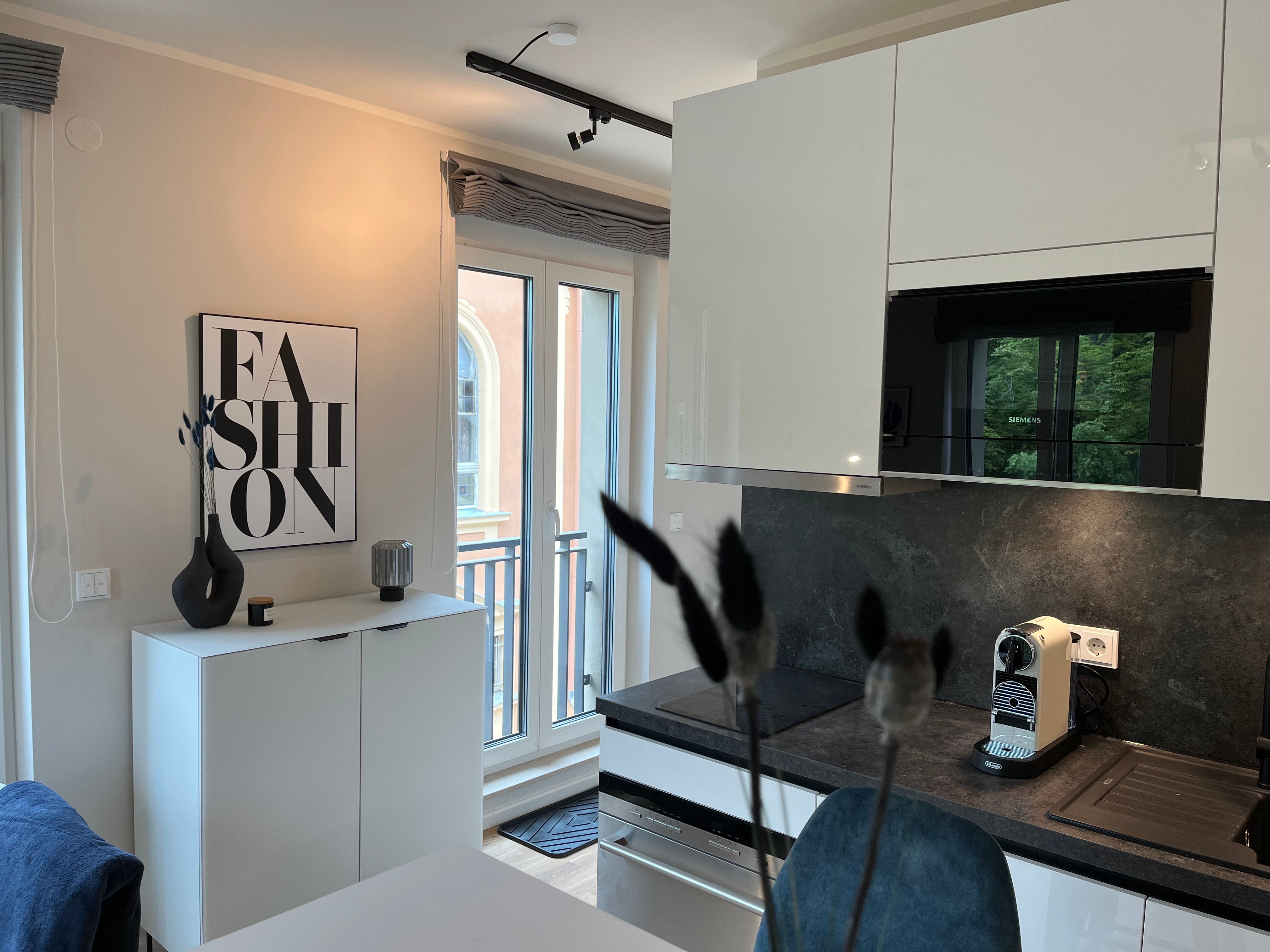 Stylish Apartment With Balcony – Peaceful Living Next To Sanssouci Park - 16