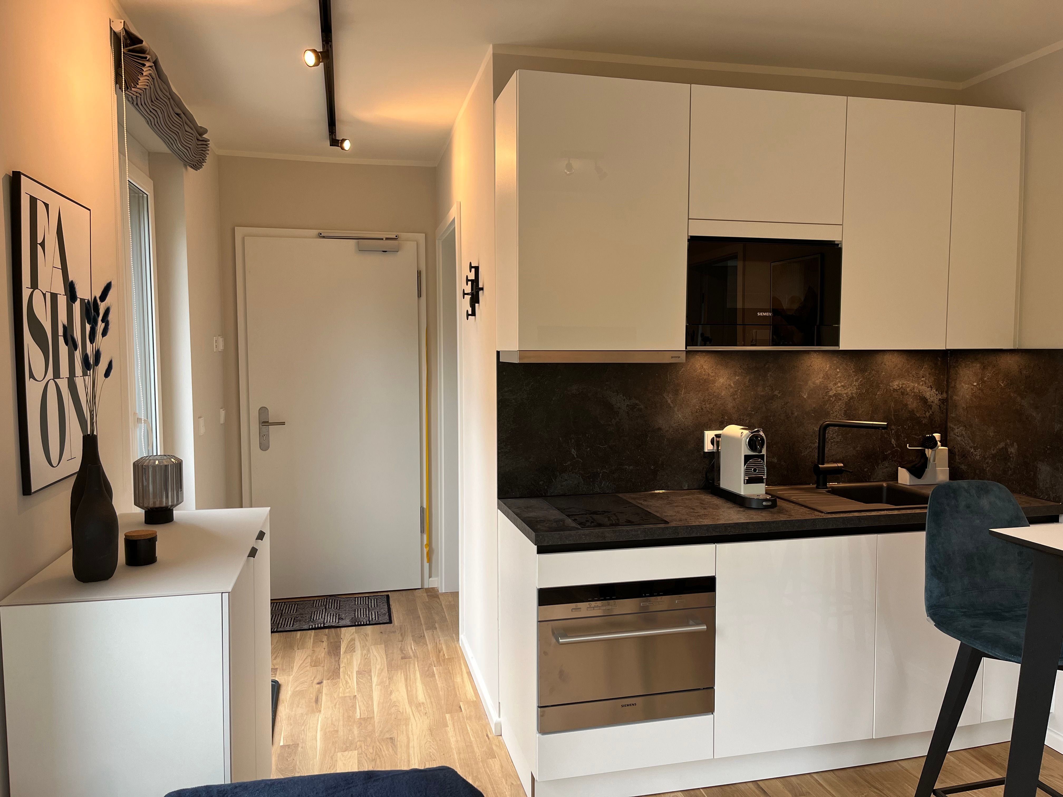 Stylish Apartment With Balcony – Peaceful Living Next To Sanssouci Park - 18