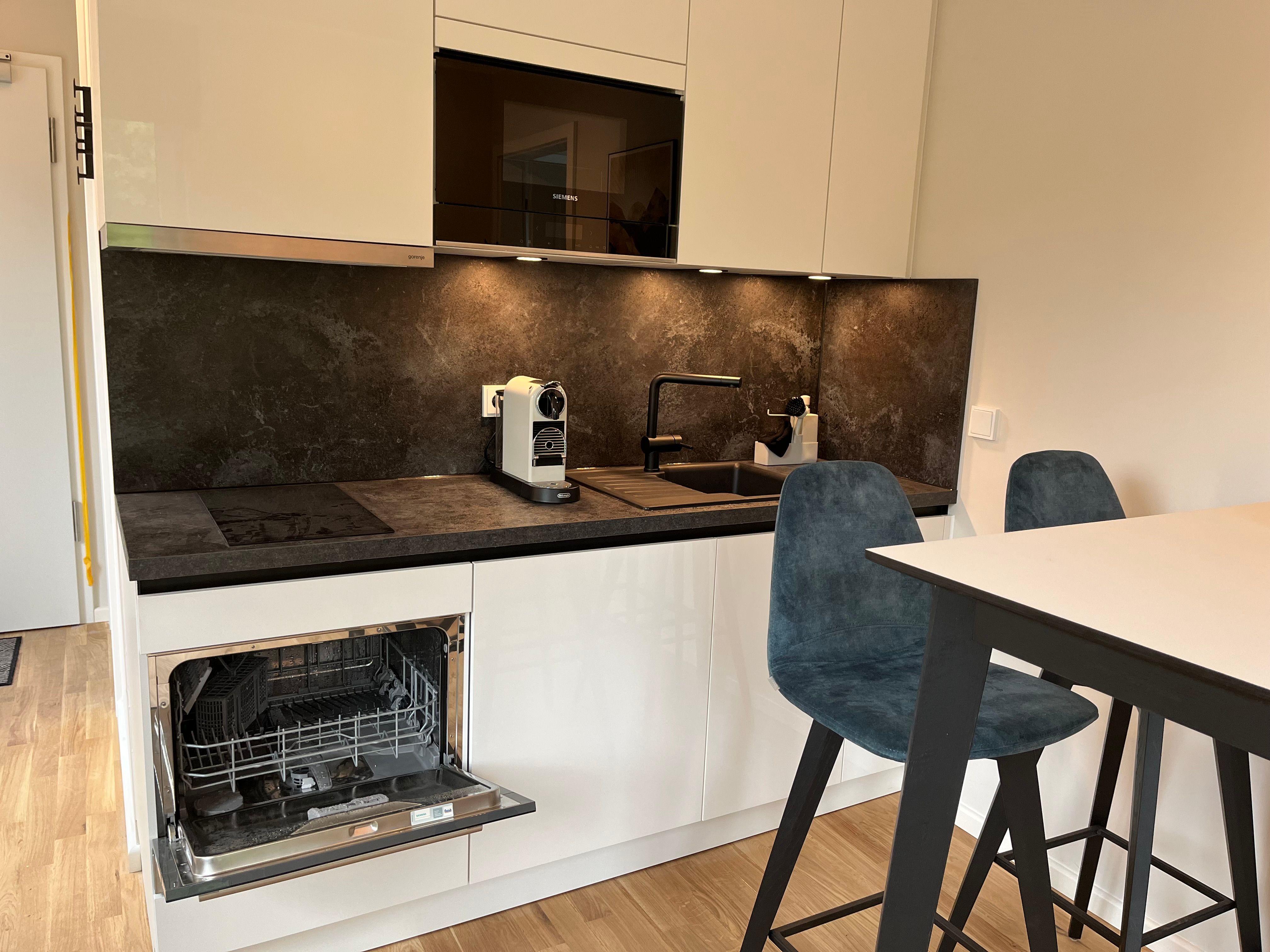 Stylish Apartment With Balcony – Peaceful Living Next To Sanssouci Park - 15