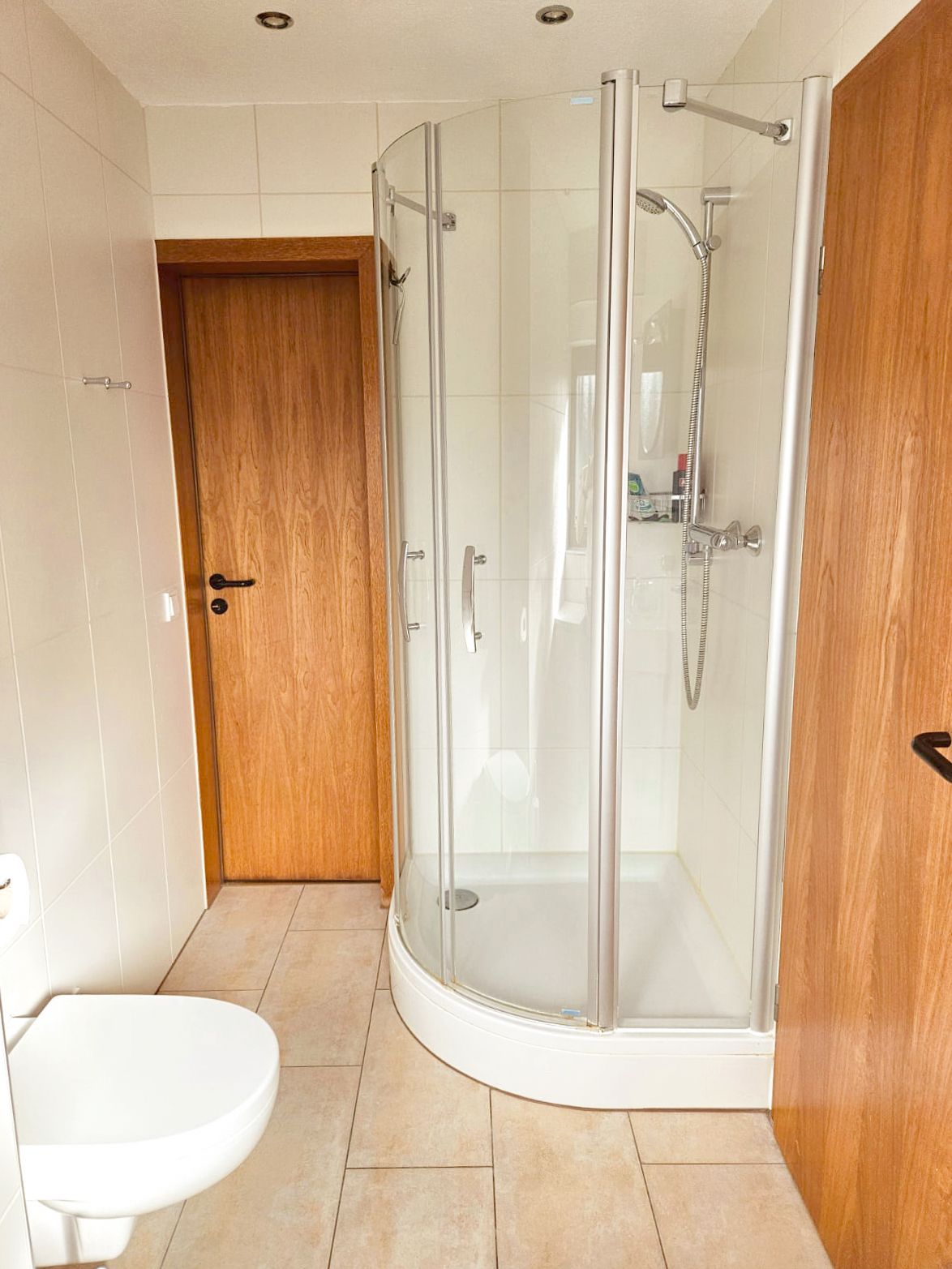  Furnished 3.5-Room Apartment With Balcony And Parking Space In A Quiet Location - Ready For Immediat  -  Furnished 3.5-room apartment with balcony and parking space in a quiet location - ready for immediate occupancy  - Gallery -  11